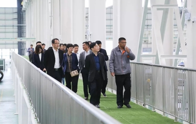 校领导一行赴金鹏控股集团参观考察